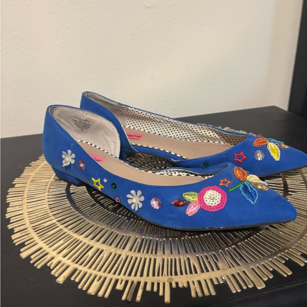 Betsey Johnson Blue Embroidered Flats - Picture 2 of 7